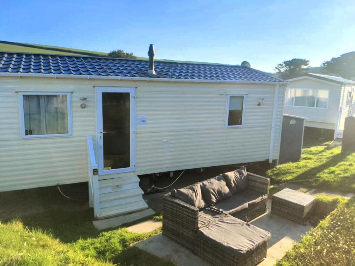 Large 4 Person Couples And Family Caravan In Newquay Bay Resort Exterior photo