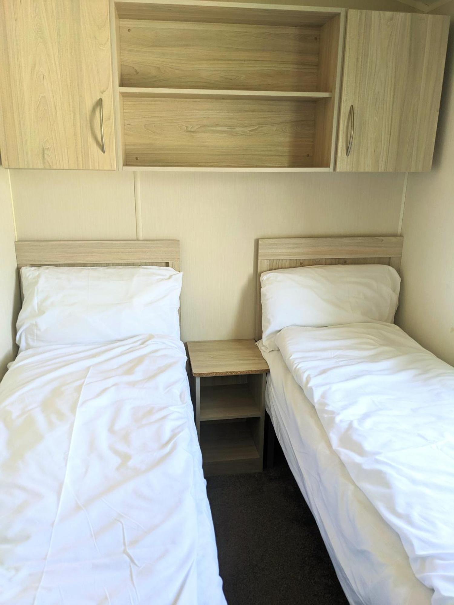 Large 4 Person Couples And Family Caravan In Newquay Bay Resort Exterior photo